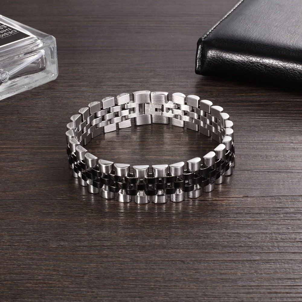 Luxury Gold 8 in Wristband Bracelet - Samuels Jewelers